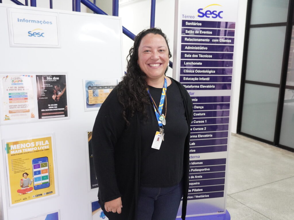 “Nossa festa, mais um ano, vai ser um sucesso", destacou Luciana Pola Silva, técnica de atividades de recreação e lazer do Sesc Paranaguá. / Foto: Matheus Poli