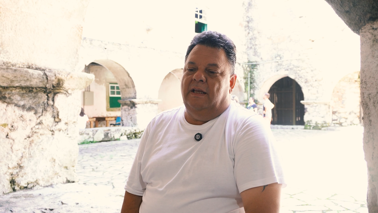 "Cotinga quer dizer 'Lugar de Branco'. Isso porque, na época, era onde os bandeirantes ficavam antes de poderem adentrar o continente, que existiam os índios carijós", (Foto: Ilha Do Mel FM)