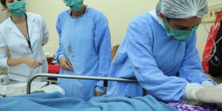 Lula sanciona o piso da enfermagem e novos valores já estão valendo