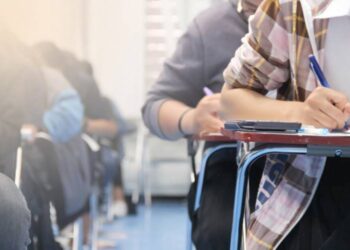 Mais da metade dos estudantes abandona o ensino superior no Brasil, revela estudo