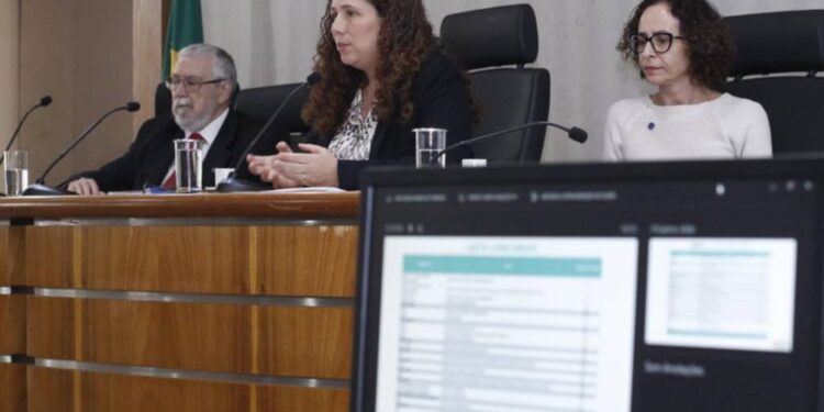 Governo federal anuncia 4,4 mil vagas em concursos públicos neste ano