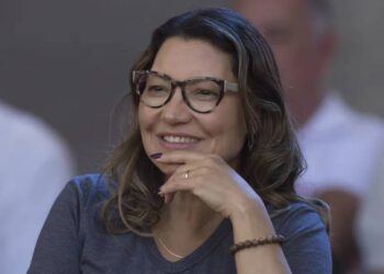 Janja, primeira-dama, exerce influência decisiva em questões de governo, incluindo economia e publicidade, revela jornal