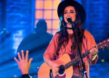 Aniversário de Paranaguá terá show nacional com a cantora gospel Isadora Pompeo