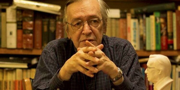 Câmara Municipal de Curitiba decide veto à cidadania honorária para Olavo de Carvalho