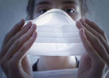 Casos de covid-19 e de gripe estão em queda, aponta boletim da Fiocruz