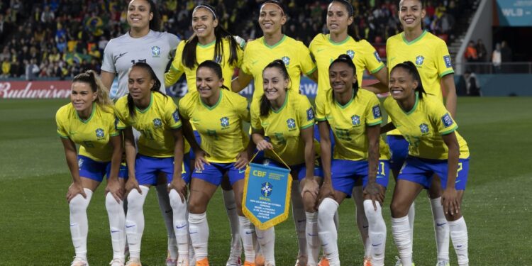 Brasil goleia Panamá e lidera grupo F da Copa do Mundo de Futebol Feminino