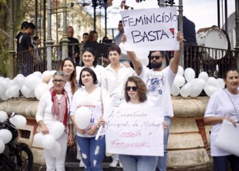 Caminhada reúne milhares pessoas no Dia Estadual de Combate ao Feminicídio