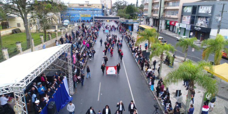 Desfile Cívico Escolar reuniu cerca de 4 mil pessoas em Paranaguá