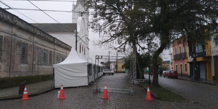 Ruas no centro de Paranaguá estarão bloqueadas até o próximo domingo