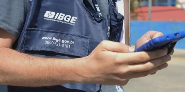 IBGE abre processo seletivo com 386 vagas no Paraná; salários chegam a R$ 3,1 mil