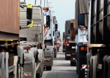 Exame toxicológico para motoristas de ônibus e caminhão tem novo prazo