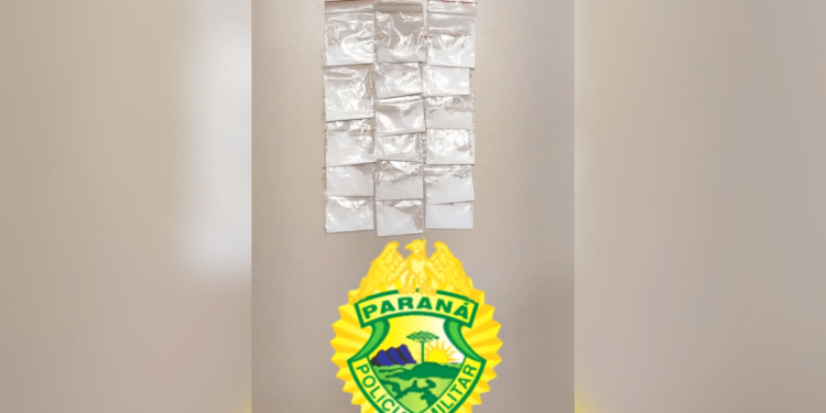 Homem que comercializava papelotes de cocaína em bar de Guaratuba é preso pela PM