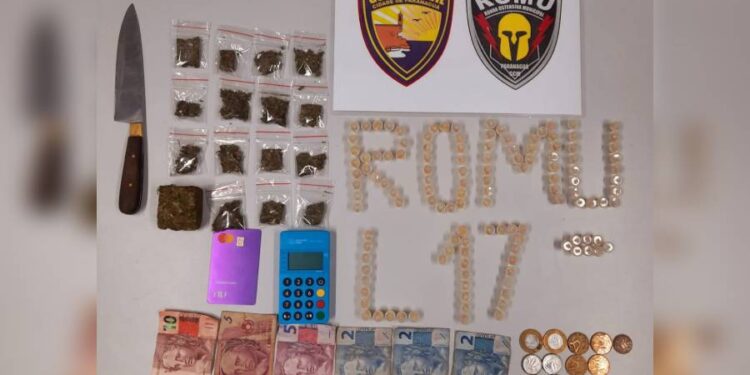 Dupla flagrada com drogas é presa pela ROMU em Alexandra