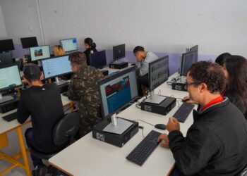 Matrículas para o 2.º semestre da modalidade Educação de Jovens e Adultos estão abertas