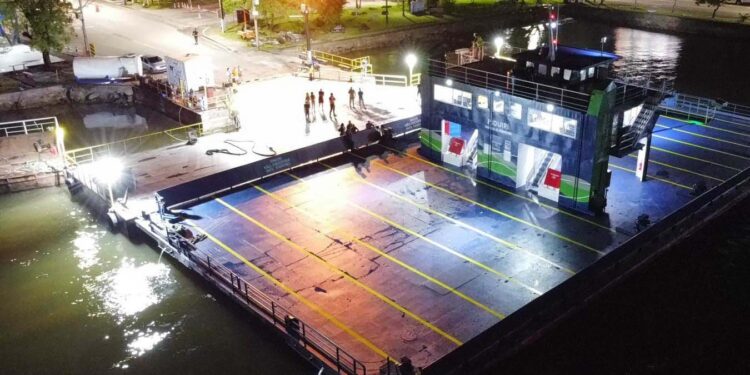 Ferry boat de Guaratuba interrompe atividades devido a fortes rajadas de vento