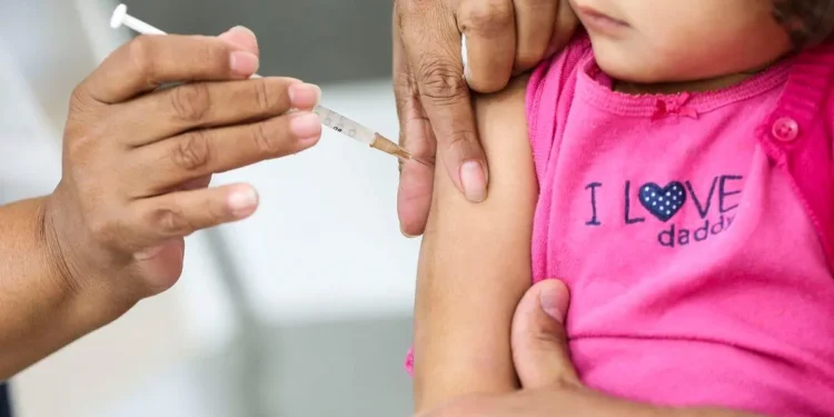 Campanha de multivacinação terá datas regionais e vai buscar até na escola quem não tem vacina