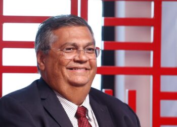 Ministro da Justiça Flávio Dino se destaca como ministro mais popular do governo Lula