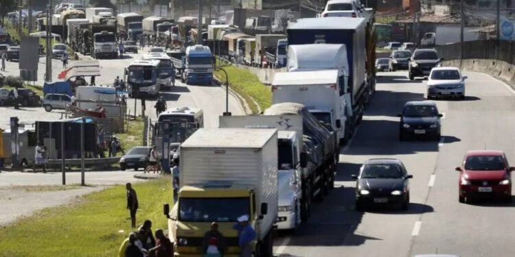 STF derruba 11 pontos da Lei dos Caminhoneiros