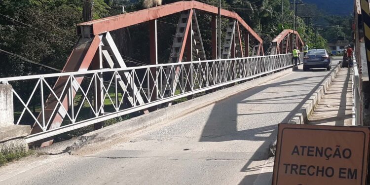 Departamento de Estradas de Rodagem do Paraná inicia reforma da ponte metálica do Porto de Cima em Morretes