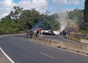 Tragédia na estrada: Explosão de caminhão causa interdição na BR-153