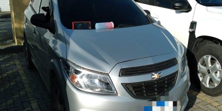 OPERAÇÃO BLOQUEIO: Casal é flagrado transportando drogas para Ilha dos Valadares