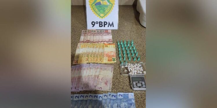 Jovem de 21 Anos é Preso por Tráfico de Drogas em Pontal do Paraná