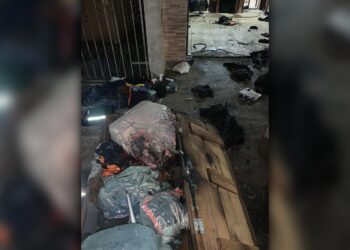 Lavanderia de residência pega fogo em Paranaguá e a dona da casa pede ajuda da população