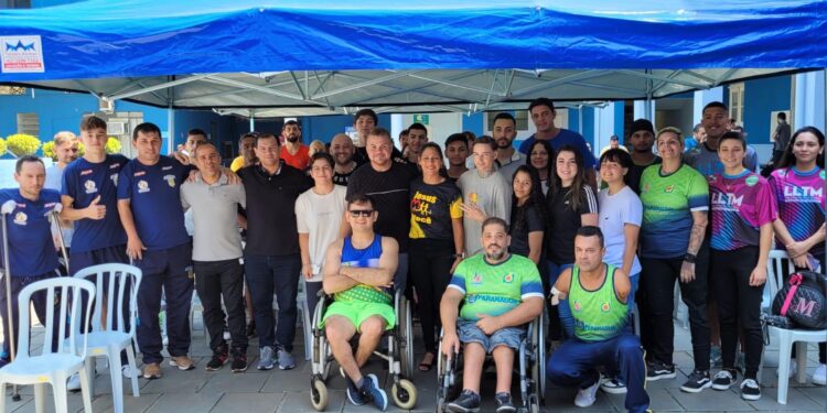 Bolsa-Atleta é entregue aos desportistas parnanguaras