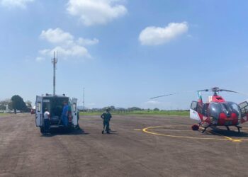 Bebê intoxicado com soda cáustica em Paranaguá é transferido de helicóptero para capital.