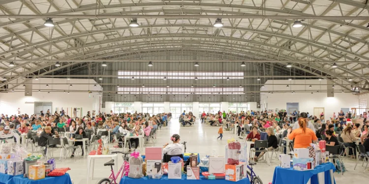 Festa da Primavera reuniu centenas de pessoas no Mega Rocio neste domingo (10)