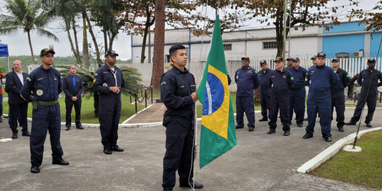 Cerimônia na Capitania dos Portos abre Semana da Pátria em Paranaguá