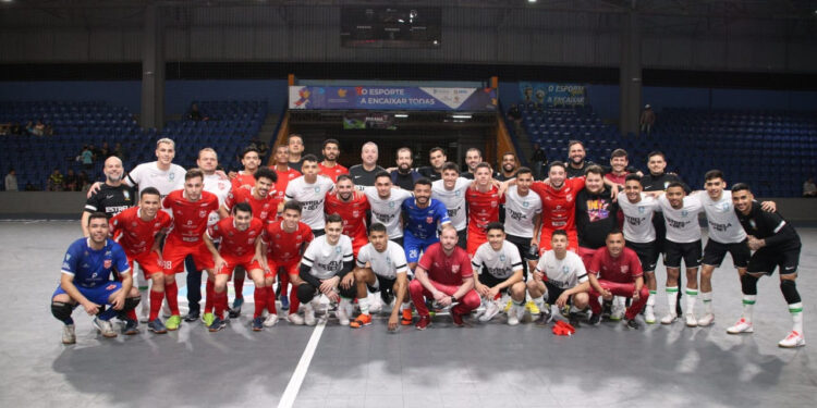 Seleção Brasileira sub-20 finalizou preparação para o Sul-Americano contra o Rio Branco Futsal