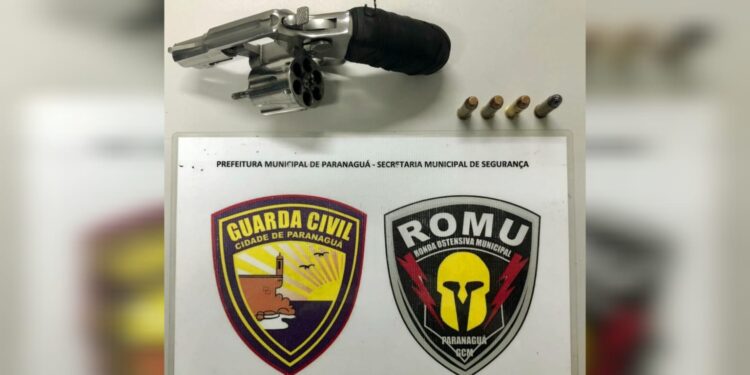 ROMU prende homem que atirou para o alto e ameaçou populares em via pública