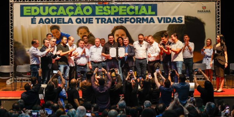 Governo do Estado vai destinar R$ 1,9 bilhão para educação especial até 2027