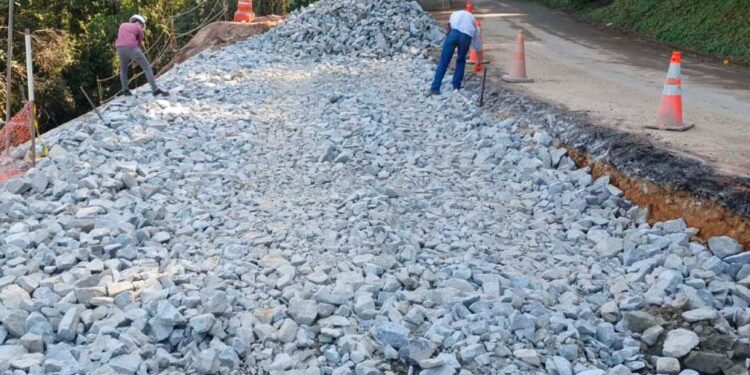 Estrada da Graciosa ficará totalmente bloqueada para obras entre segunda e quarta-feira