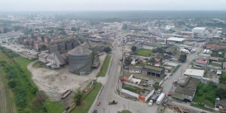 Avenida de Paranaguá sofrerá interdição parcial devido a obras de infraestrutura