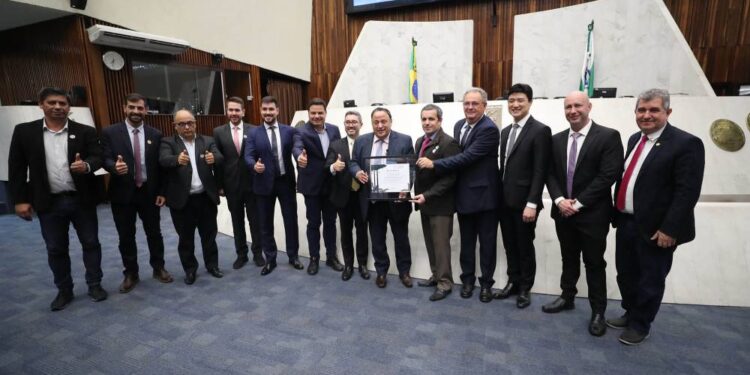 Com melhor gestão do Brasil, Portos do Paraná recebe homenagem da Assembleia