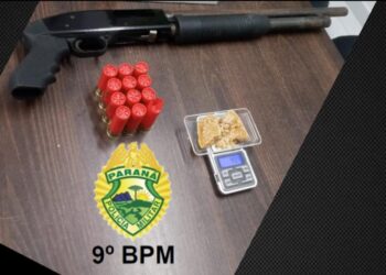 PM encontra espingarda calibre 12 dentro de um táxi em Matinhos