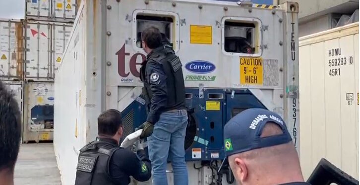 Receita Federal encontra tabletes de cocaína em contêiner refrigerado no Porto de Paranaguá