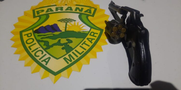 RPA apreende revólver municiado durante abordagem de rotina na Vila Santa Helena