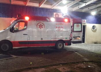 Homem agredido com chutes e socos é atendido pelo SAMU na Vila São Carlos