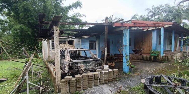 Filho põe fogo em carro da família após pai negar dinheiro para comprar drogas