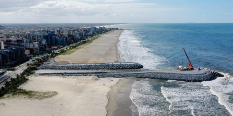 Com avanço na microdrenagem, revitalização da Orla de Matinhos chega a 87,1%
