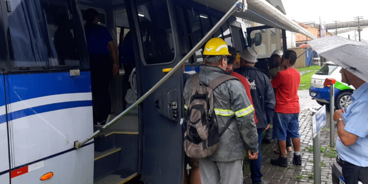 Vacinação no Porto de Paranaguá atende trabalhadores portuários e sindicatos
