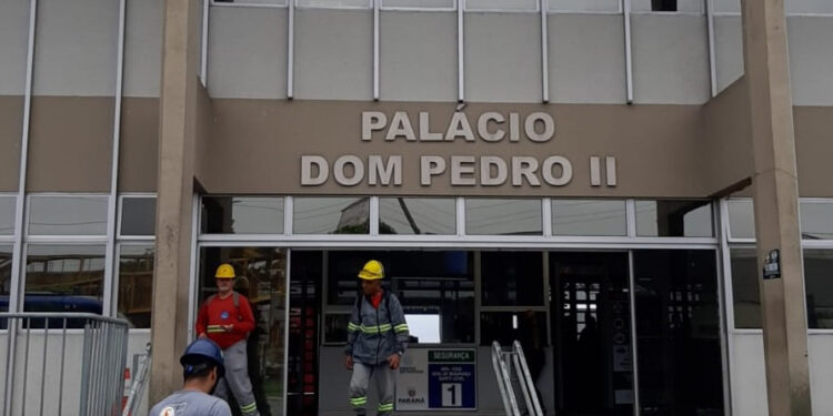 Vacinação no Porto de Paranaguá atende trabalhadores portuários e sindicatos