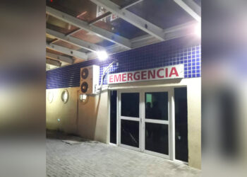 Rapaz é baleado na esquina de casa na Vila Cruzeiro