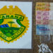 Rapaz é flagrado pela PM carregando pinos plásticos com cocaína e pedras de crack em Pontal do Paraná