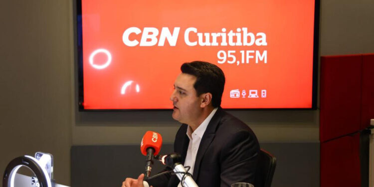 Governador confirma que Estado vai incorporar escolas cívico-militares federais