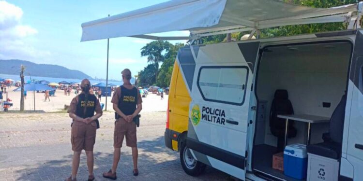 Ladrão de bicicleta que usava tornozeleira eletrônica é preso pela PM em Guaratuba; com ele foram encontradas 33 porções de cocaína