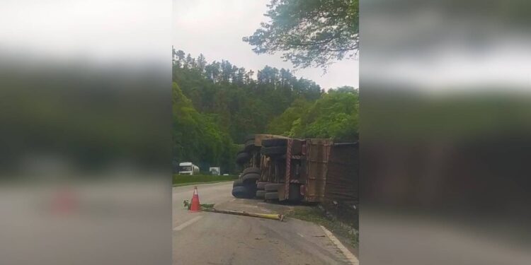 Motoristas que trafegam pela BR-277 devem ter atenção redobrada no sentido capital